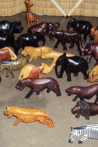 Lot 5 African Wooden Animals Hand Carved in South Africa, Different Animals  made with Wood of Natural Colors - $ USD - GlobeBids