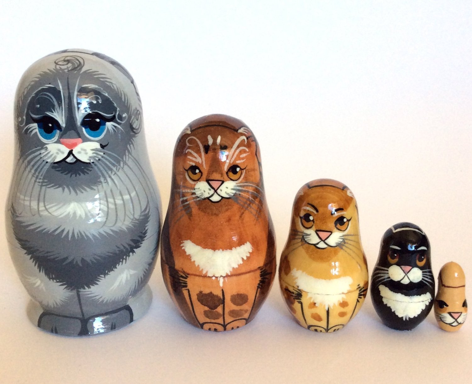 Grey Cat nesting dolls Russian Hand Carved Hand Painted 5 piece 